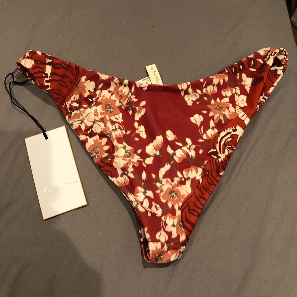 Bikini - Picture 3 of 5